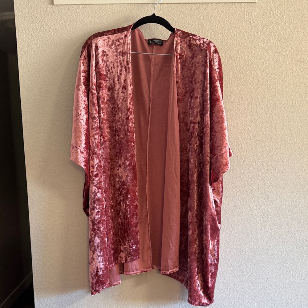American Vintage Rose Velvet Kimono